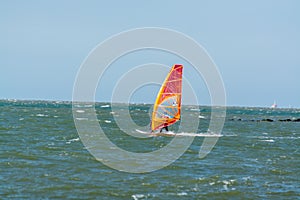 Extreem watersport in cold water of North Sea