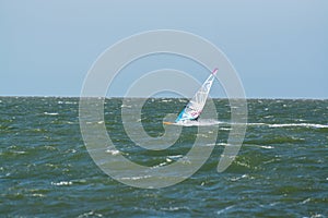 Extreem watersport in cold water of North Sea