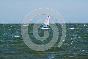 Extreem watersport in cold water of North Sea