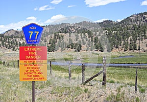 Extreme fire danger sign
