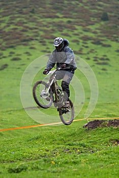 Extreme jump on downhill race