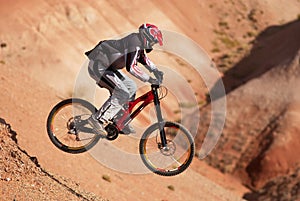 Extreme mountain biking img