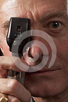 Eye examination by optometrist