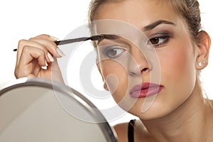 Eyebrows shaping