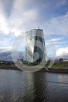 EZB Frankfurt EuropÃ¤ische Zentralbank European Central Bank cloudy blue sky