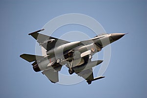 F-16, fly by