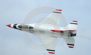 F-16 solo of Thunderbirds