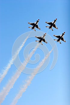 F-16 Thunderbird fighter jets