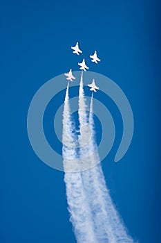 F-16 Thunderbird fighter jets