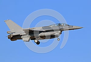 F-16D Fighting Falcon on short final photo