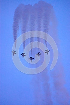 F16 forming a curtain