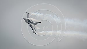 F16 jet