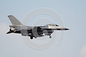 F16 for landing photo