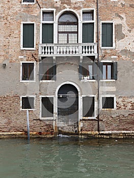 Facade of a building on the Rio dei Mendicanti canal