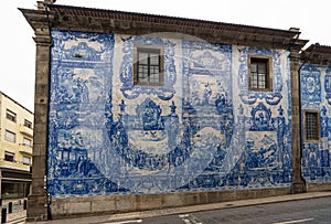Facade of the lateral part of the Chapel of the Souls or Chapel of Saint Catherine of Oporto, decorated with blue and white tiles