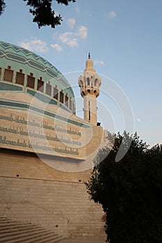 Facade, minaret and dome of the King Abdullah Mosque in Amman, Jordan