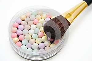 Face powder and brush