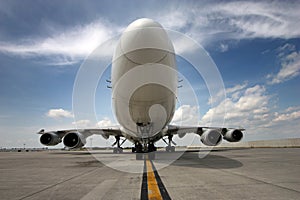 Face to face view of an aircraft