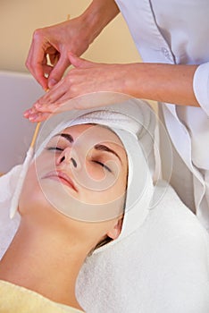 Facial cryogenic massage