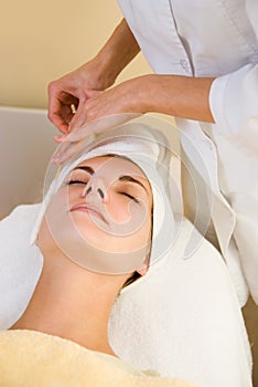 Facial cryogenic massage