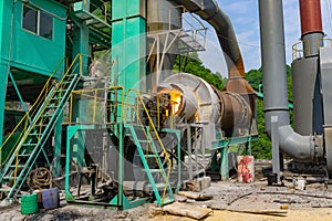 Factory coal burner. Asphalt hot mix plant. It is consists of cold aggregate system, drying system, dust collecting system, hot a