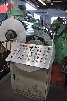 Factory molding machine