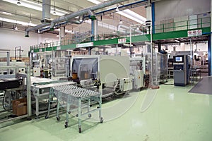 Factory - Production of cardboard foodstuff containers