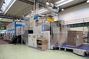 Factory - Production of cardboard foodstuff containers