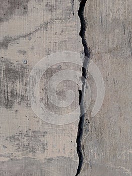 A big crack on the wall