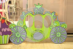 Fairytale carriage for your Princess out of cardboard