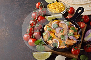 Fajita with chicken and yellow pepper