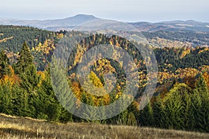 Farby jesene na hlavnom hrebeni pohoria Polana