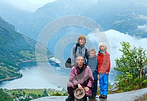 Family above Geiranger Fjord (Norge) photo