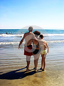 Familia sobre el Playa 