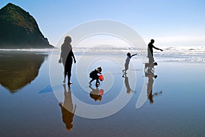 Family of Beachcombers Silhouettes