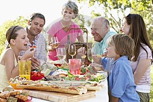 Family Dining Al Fresco