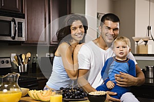 Familia en La cocina 