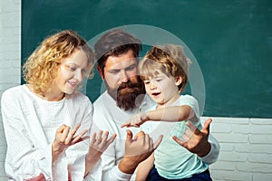 Family school partnership. Counting on fingers. Home Family math schooling - Parents teaching kids private lessons in