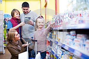 Family selecting tooth-brushes