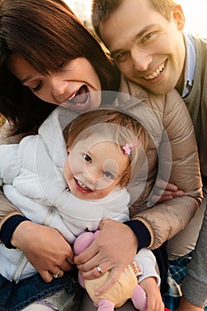 Family shares love during autumn picnic outing