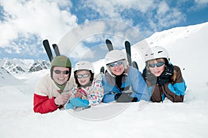 Family ski team img