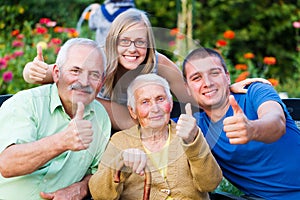 Familia visita en enfermería 