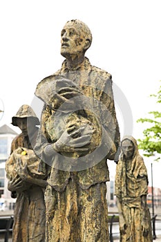 Famine memorial statues