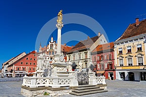 Slavný hlavní náměstí z druhý největší město v slovinsko 