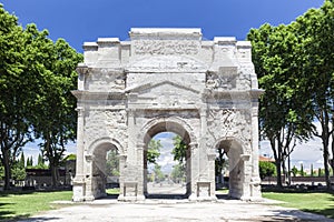 The famous Orange triumphal arch in front of view