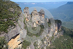 The famous Three Sisters rock formation in the Blue Mountains National Park close to Sydney, Australia.