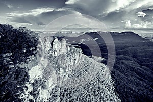 Famous Three Sisters rock formation in Blue Mountains of NSW, Au