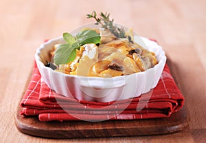 Farfalle with mushrooms, saffron and cream