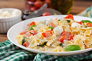 Farfalle Pasta - Caprese salad