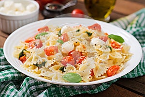 Farfalle Pasta - Caprese salad